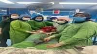 The 5.5 kg ovarian cyst was successfully removed from the pregnant woman's stomach